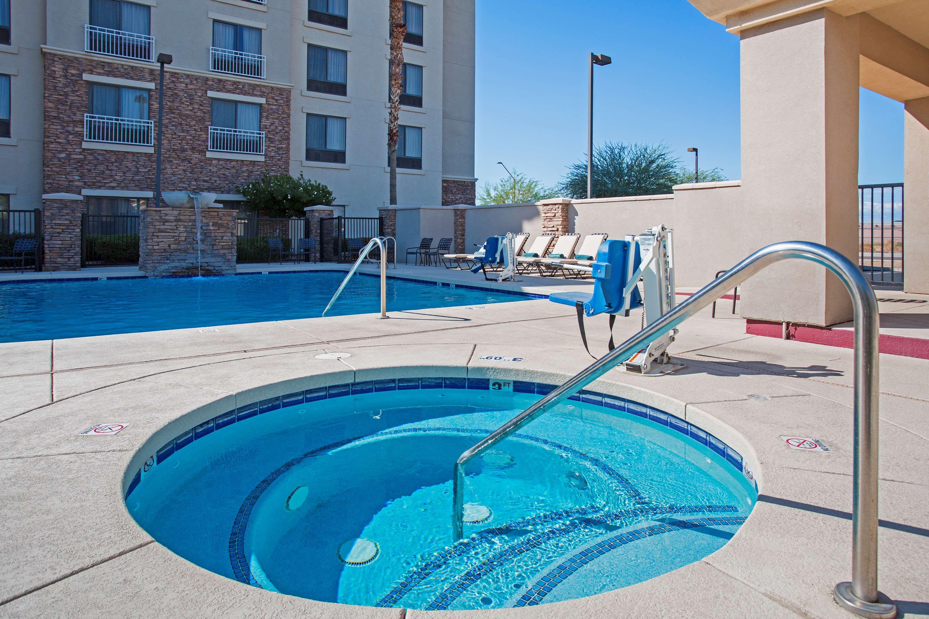 Hilton Garden Inn Phoenix/Avondale Exterior foto